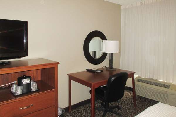  - Clarion Inn & Suites Cortland - I-81, Exit 11