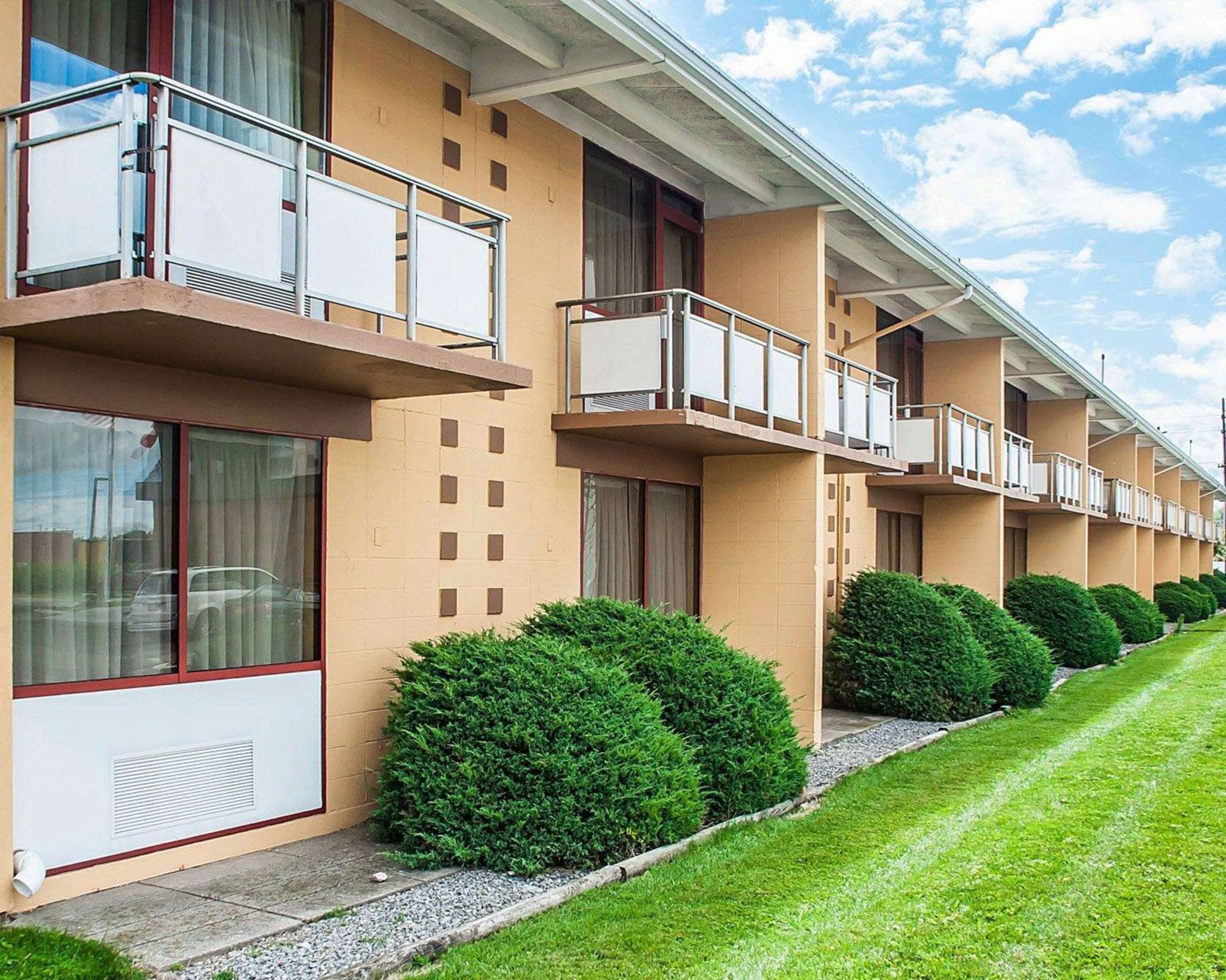 Hotel exterior | Quality Inn Airport