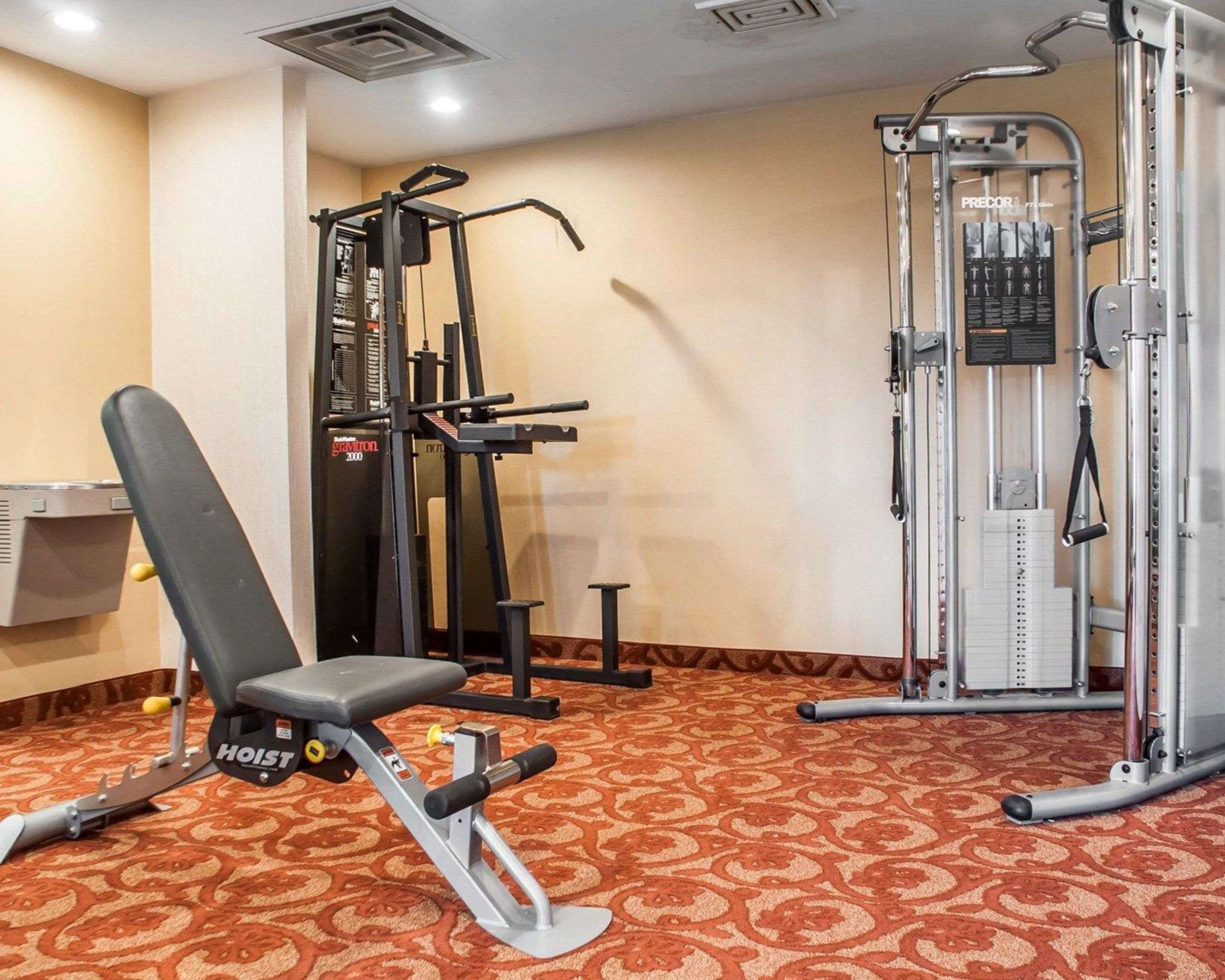 Fitness center | Quality Inn Airport