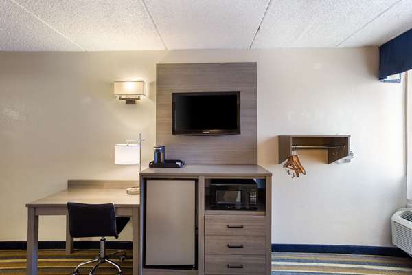  - Quality Inn Central Albany - I-87, Exit 2