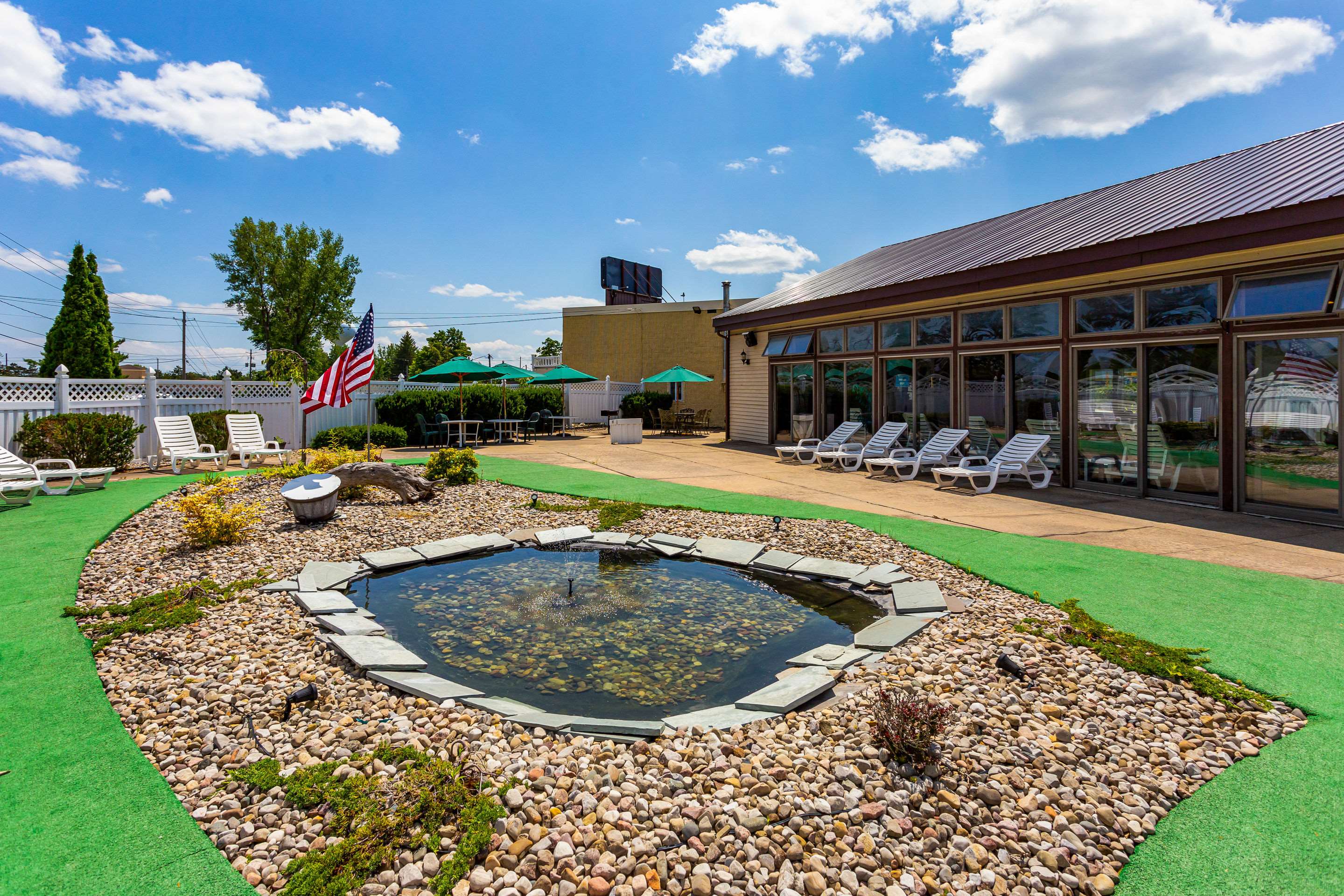 Courtyard | Quality Inn & Suites Plattsburgh