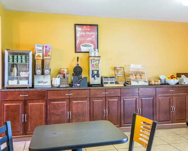 Amenities - Econo Lodge Massena