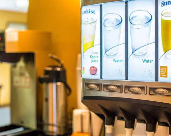 Amenities - Econo Lodge Massena