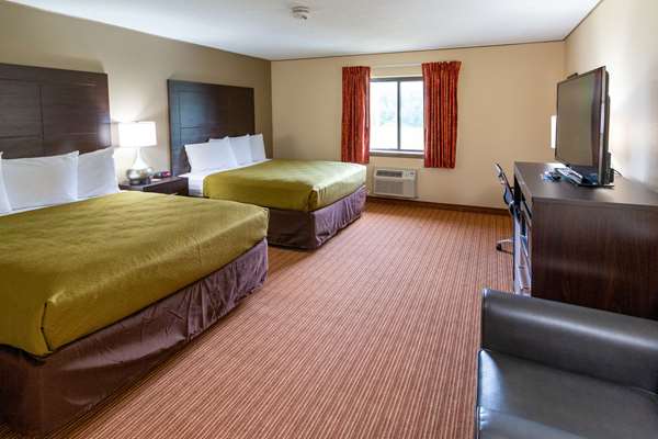  - Econo Lodge Massena