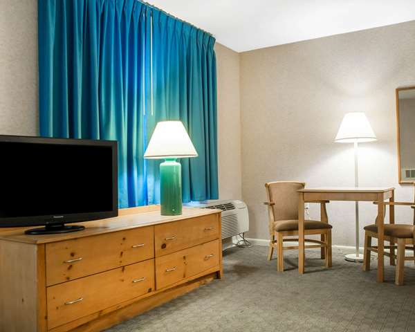  - Econo Lodge South Blasdell