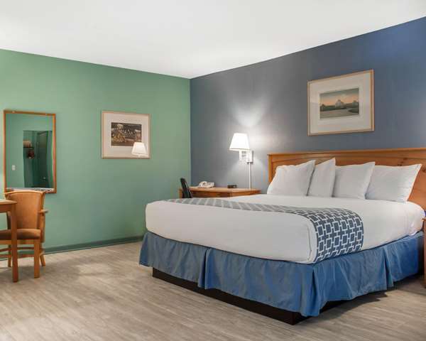  - Econo Lodge South Blasdell