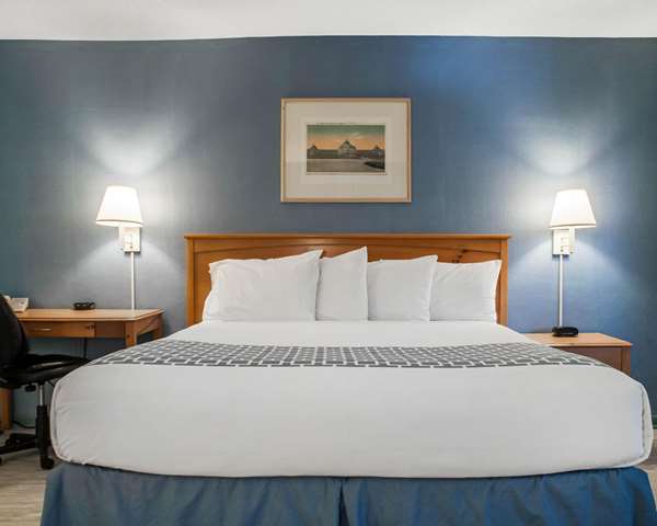  - Econo Lodge South Blasdell