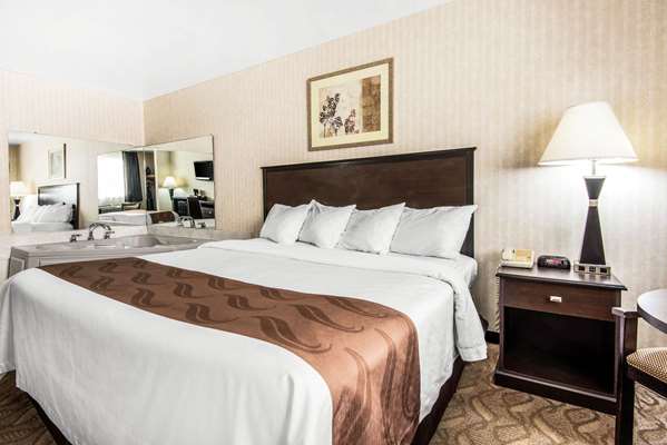 Suite - Quality Inn Niagara Falls