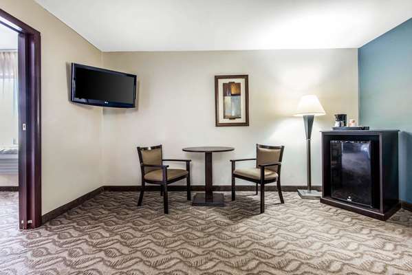 Suite - Quality Inn Niagara Falls