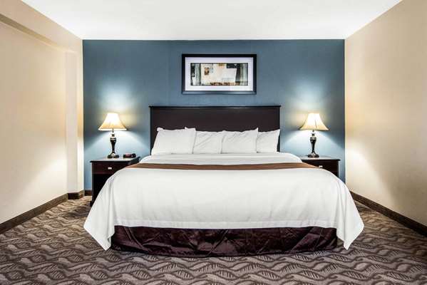 Suite - Quality Inn Niagara Falls