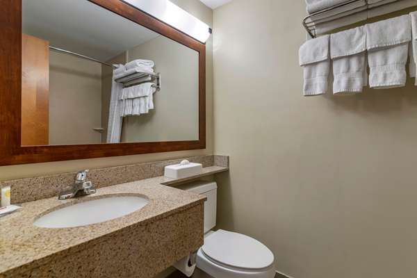  - Comfort Inn Glenmont - I-87, Exit 23
