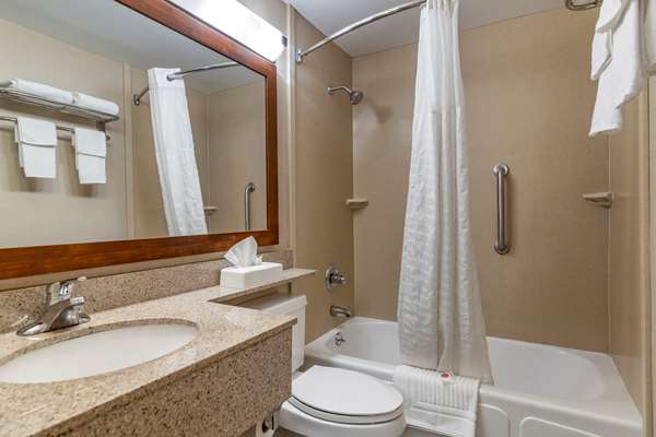  - Comfort Inn Glenmont - I-87, Exit 23