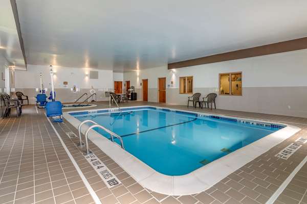 Pool - Comfort Inn Glenmont - I-87, Exit 23