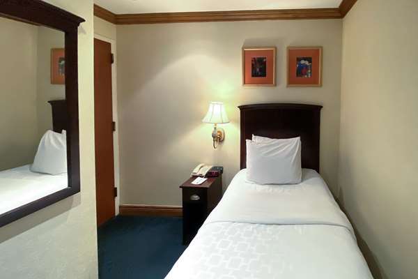  - Clarion Hotel Park Avenue New York