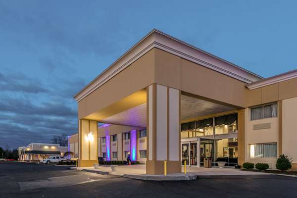 Exterior view - Comfort Inn Medford - I-495, Exit 64