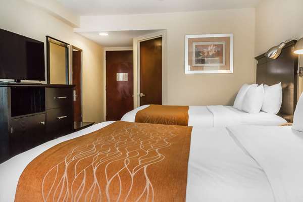  - Comfort Inn & Suites Maspeth