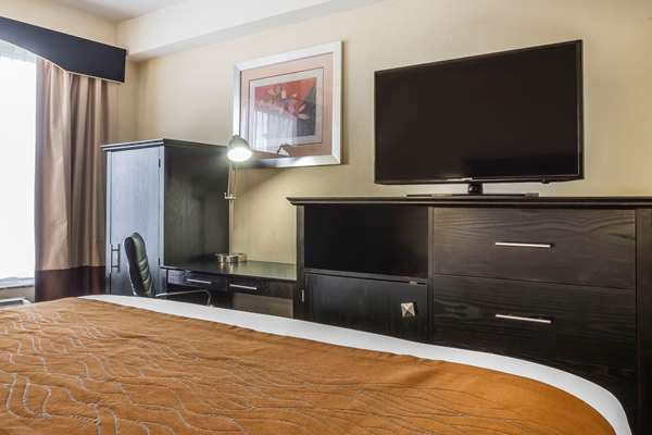  - Comfort Inn & Suites Maspeth
