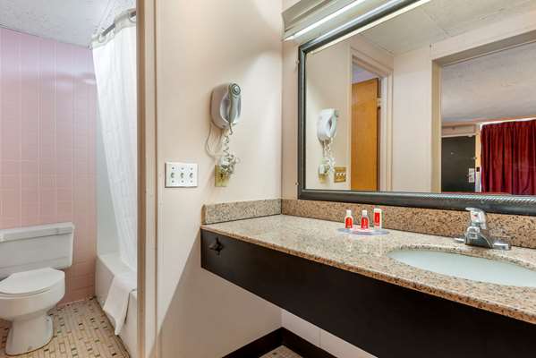  - Econo Lodge Cortland