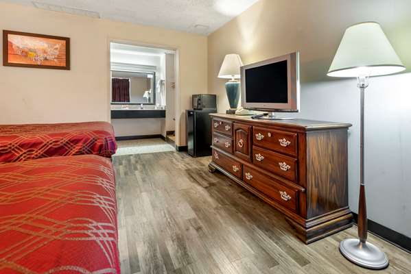  - Econo Lodge Cortland