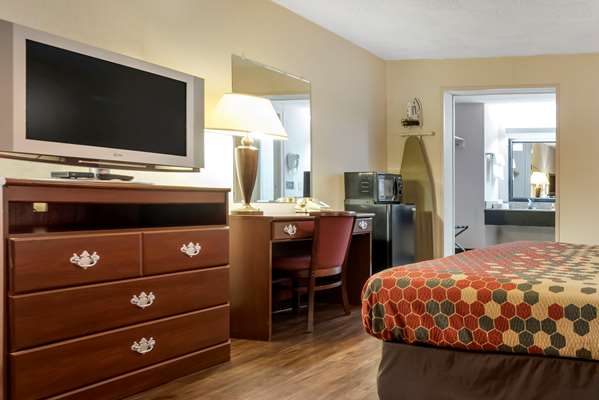  - Econo Lodge Cortland