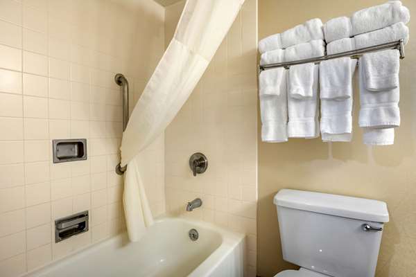  - Clarion Hotel Marina & Conference Center Dunkirk