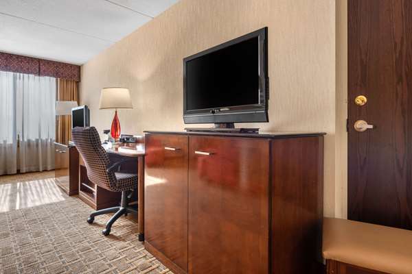 Suite - Clarion Hotel Marina & Conference Center Dunkirk