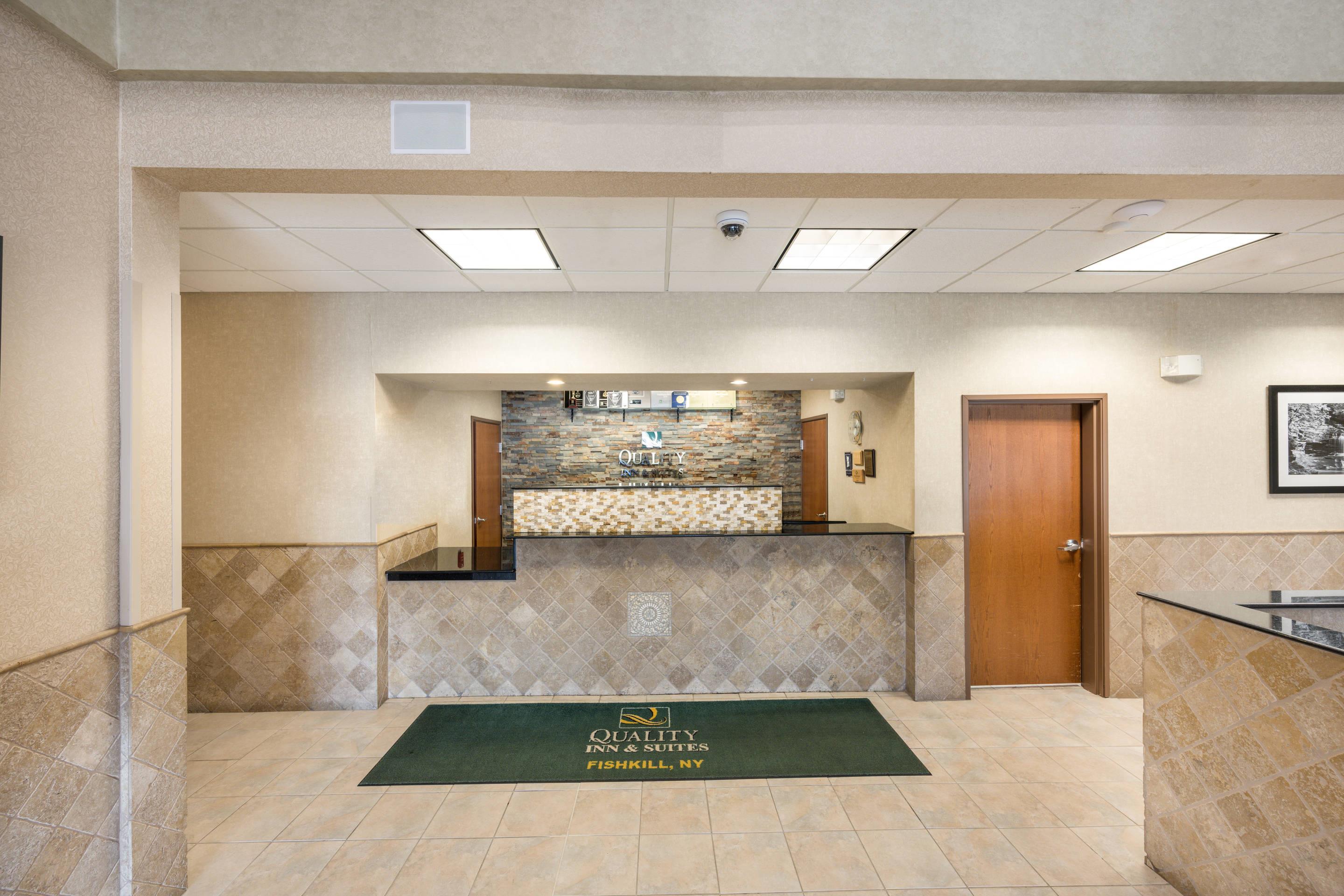 Hotel lobby | Quality Inn & Suites Fishkill South near I-84