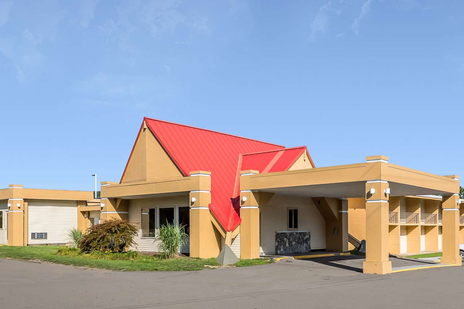 Econo Lodge Inn & Suites Binghamton,