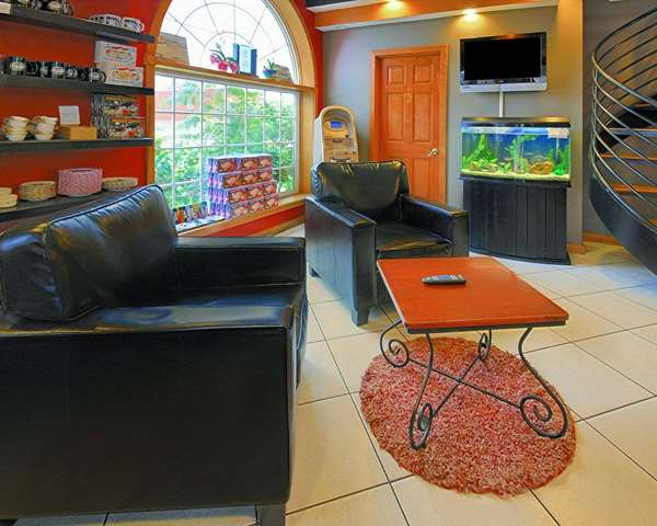  - Econo Lodge at the Falls North Niagara Falls