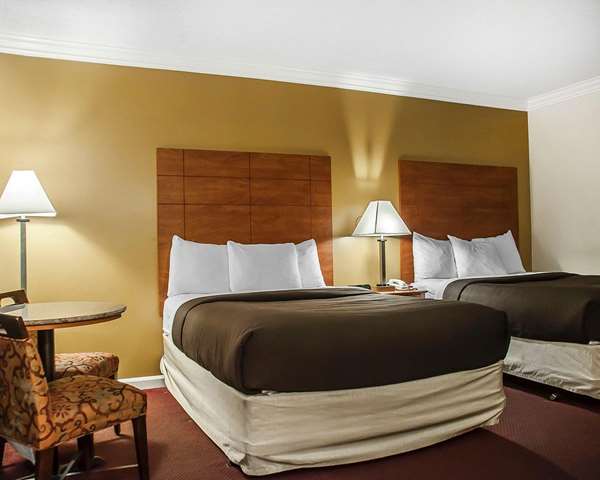  - Econo Lodge at the Falls North Niagara Falls