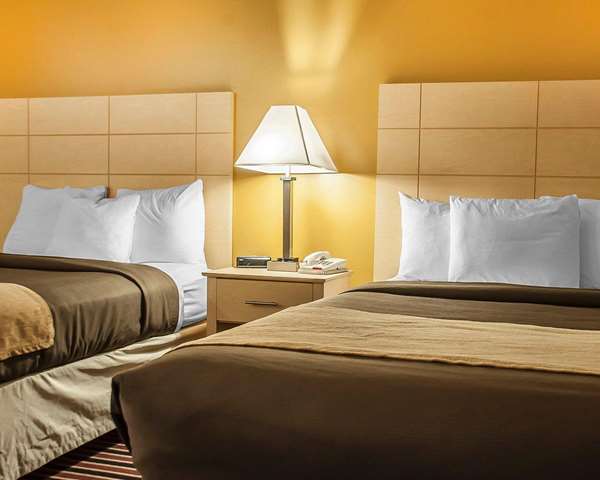  - Econo Lodge at the Falls North Niagara Falls