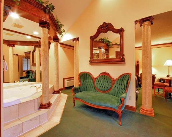  - Econo Lodge at the Falls North Niagara Falls