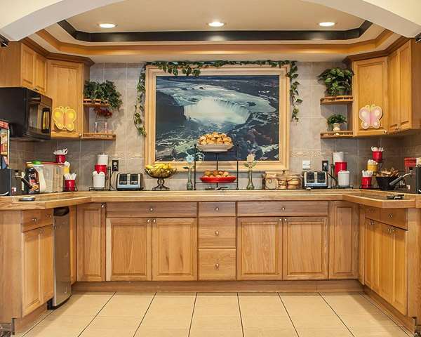 Amenities - Econo Lodge at the Falls North Niagara Falls