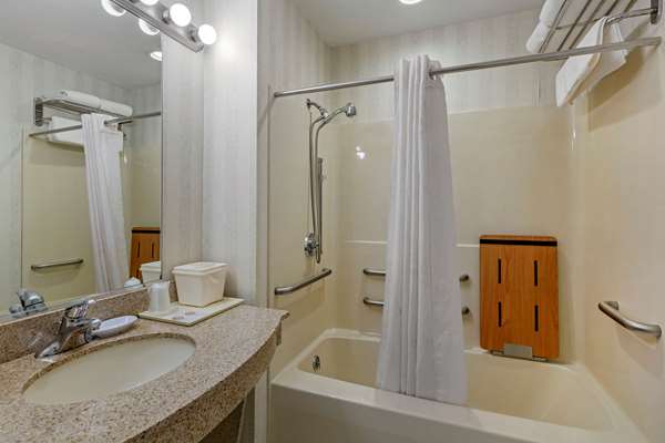  - Comfort Inn & Suites Castleton-on-Hudson - I-90, Exit 10