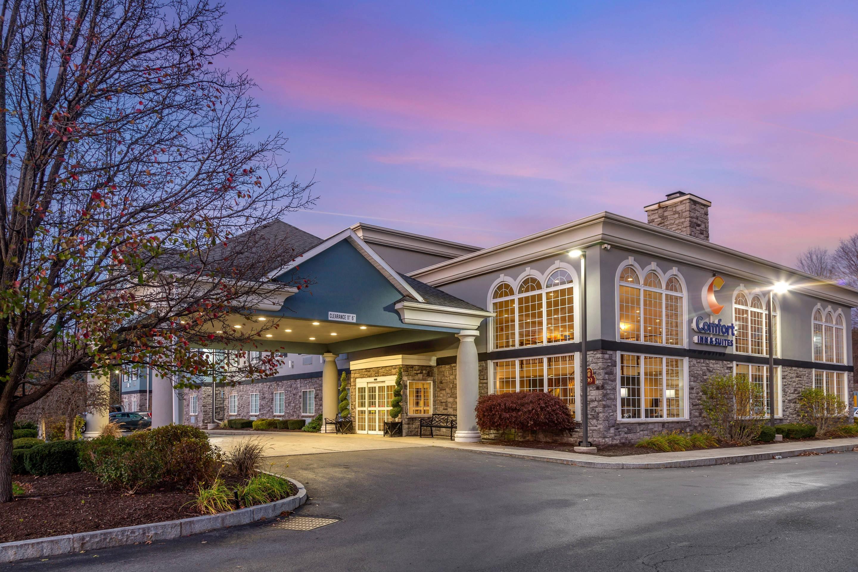 Hotel exterior - Twilight | Comfort Inn & Suites East Greenbush - Albany