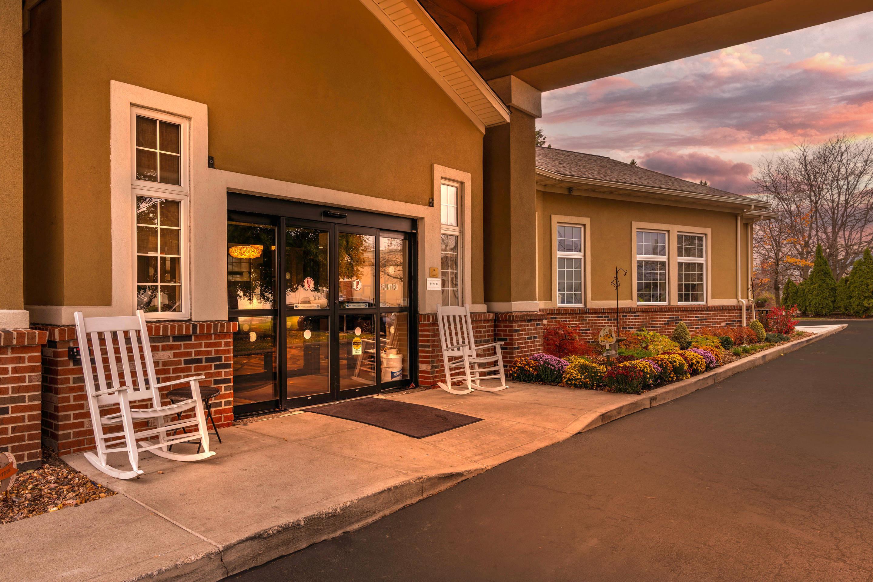 Hotel exterior | Comfort Inn University