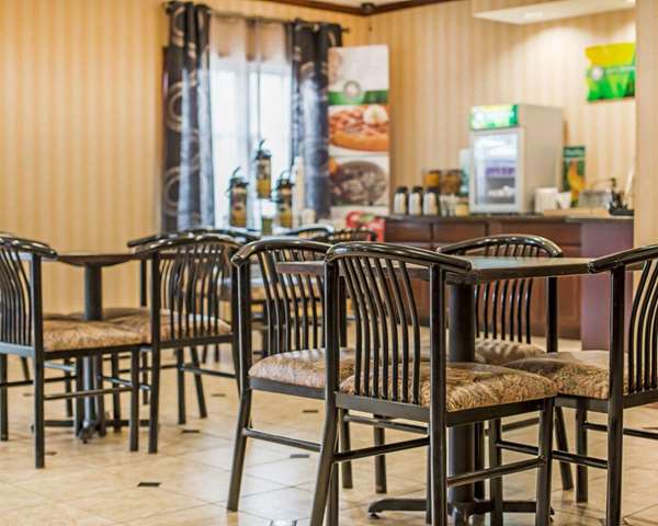 Amenities - Econo Lodge Glens Falls - I-87, Exit 19