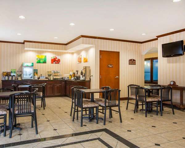 Amenities - Econo Lodge Glens Falls - I-87, Exit 19