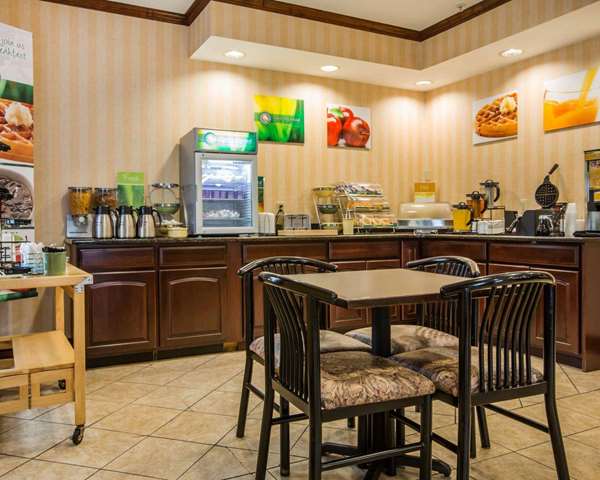 Amenities - Econo Lodge Glens Falls - I-87, Exit 19