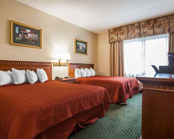  - Econo Lodge Glens Falls - I-87, Exit 19