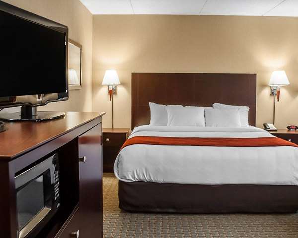 Suite - Comfort Inn & Suites Watertown - I-81, Exit 45