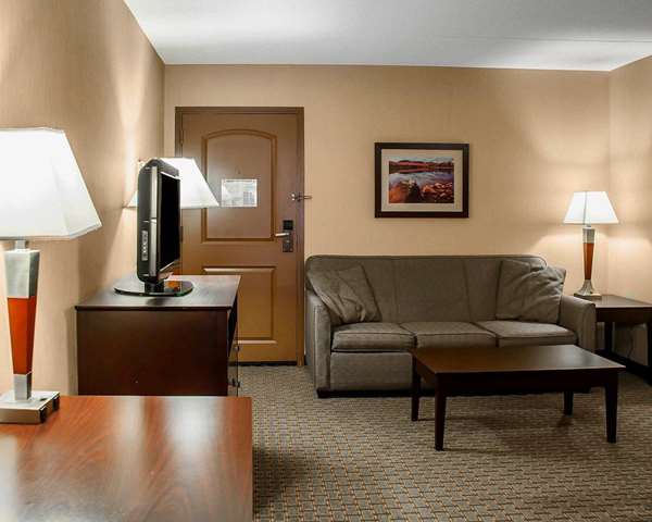 Suite - Comfort Inn & Suites Watertown - I-81, Exit 45
