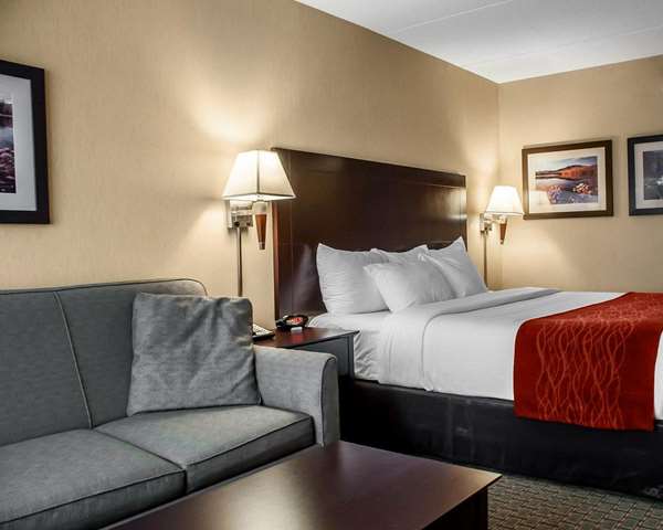  - Comfort Inn & Suites Watertown - I-81, Exit 45