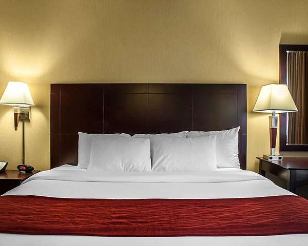  - Comfort Inn & Suites Watertown - I-81, Exit 45