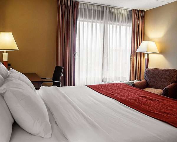  - Comfort Inn & Suites Watertown - I-81, Exit 45