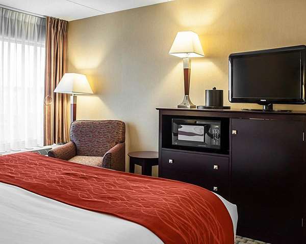  - Comfort Inn & Suites Watertown - I-81, Exit 45