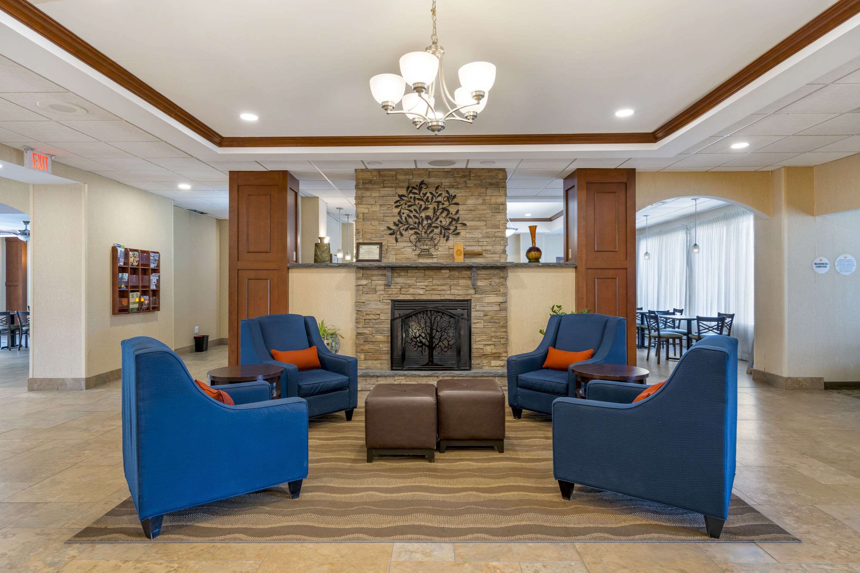 Spacious lobby | Comfort Inn & Suites Watertown - 1000 Islands