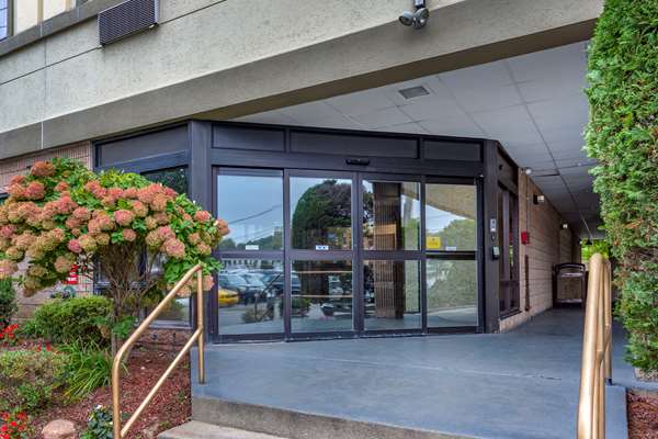 Exterior view - Comfort Inn Syosset