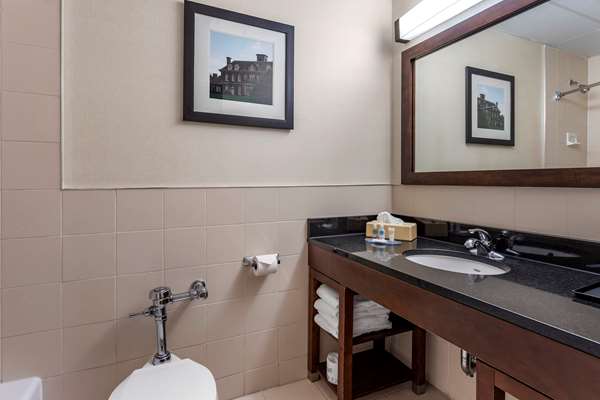  - Comfort Inn Syosset