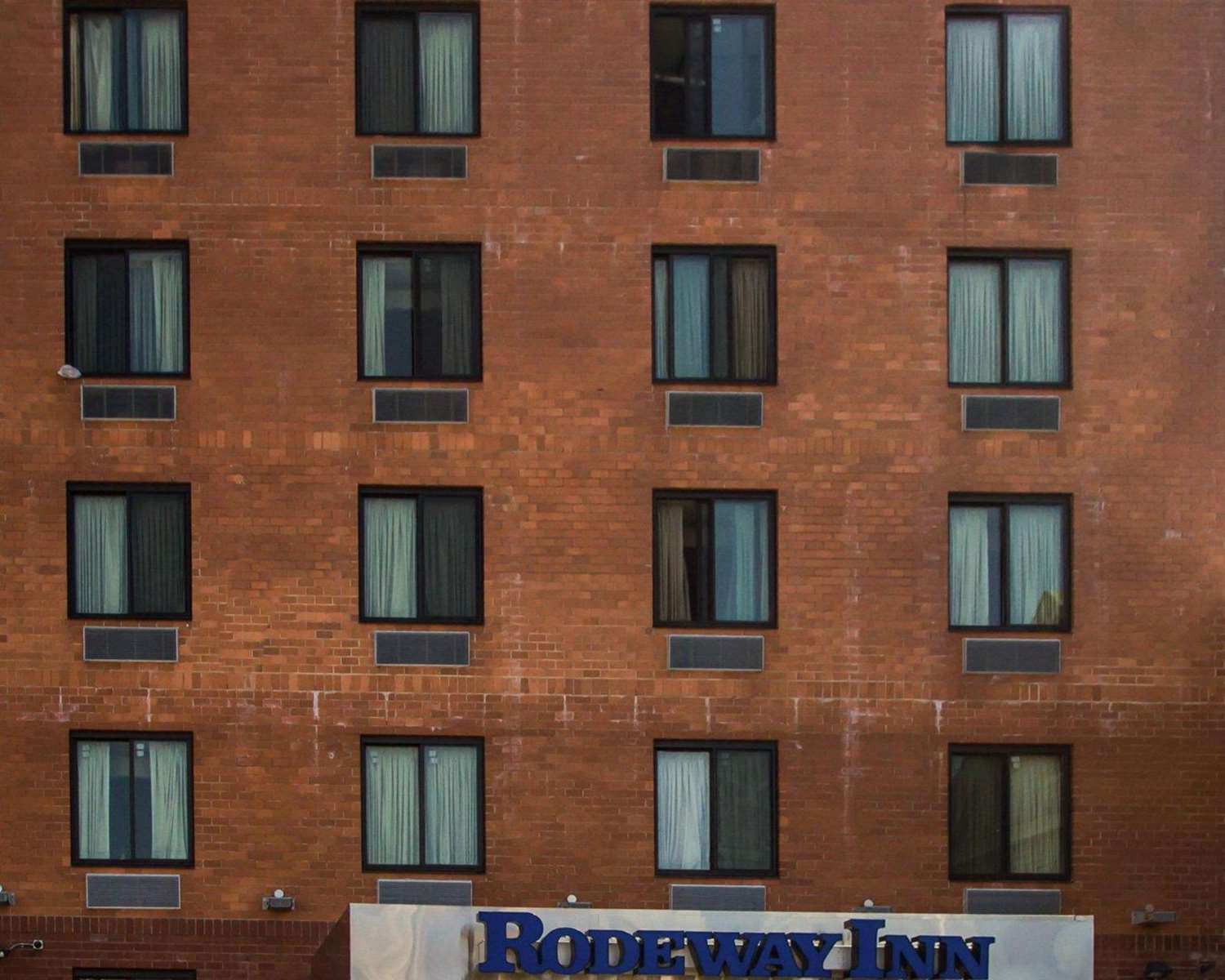 Rodeway Inn Bronx Zoo, NY - See Discounts